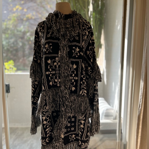 Black and white coat with fringe reversible size large - Picture 7 of 12